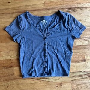 Hollister Baby Tee size L